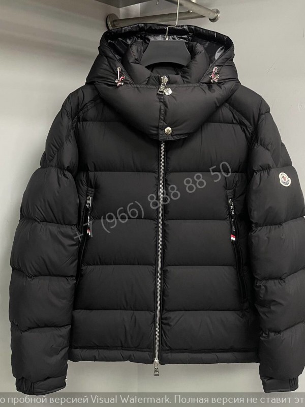 Пуховик Moncler