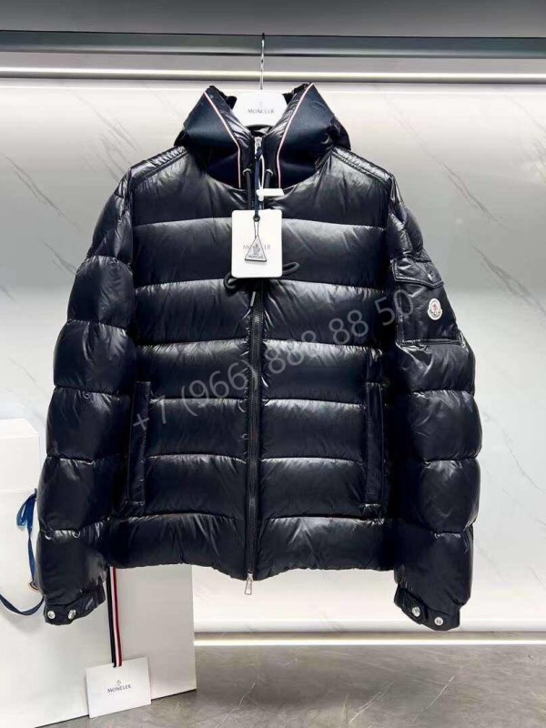 Пуховик Moncler