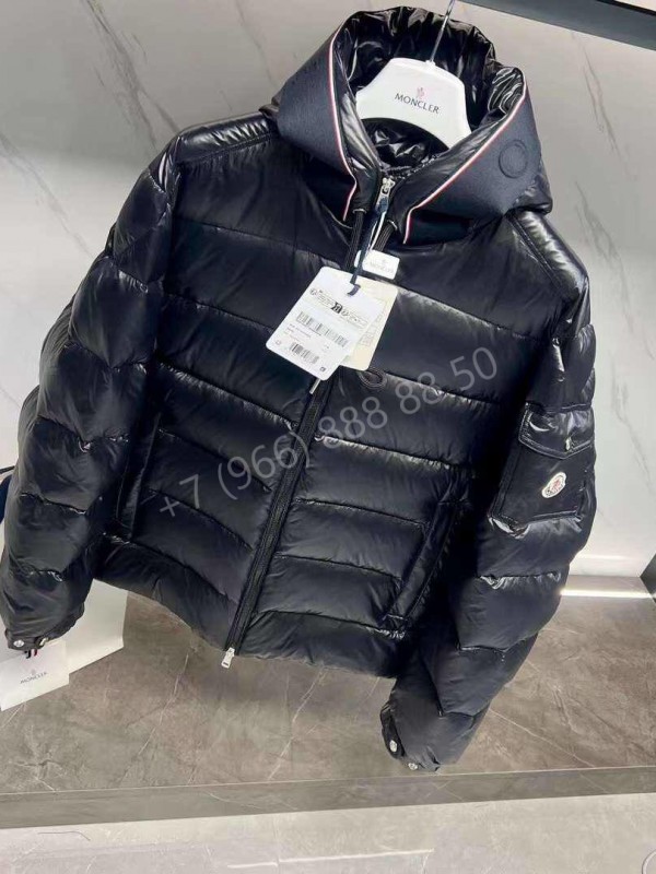 Пуховик Moncler