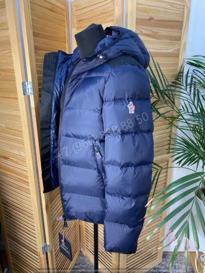 Пуховик Moncler