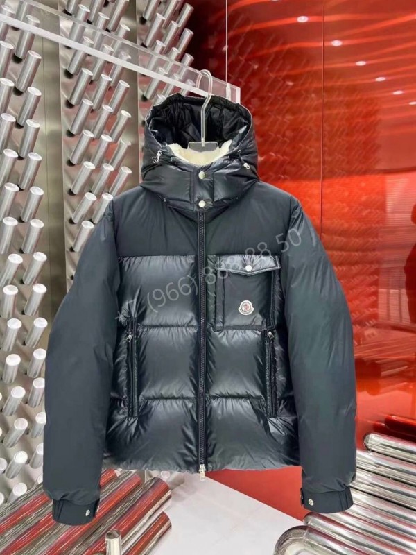 Пуховик Moncler