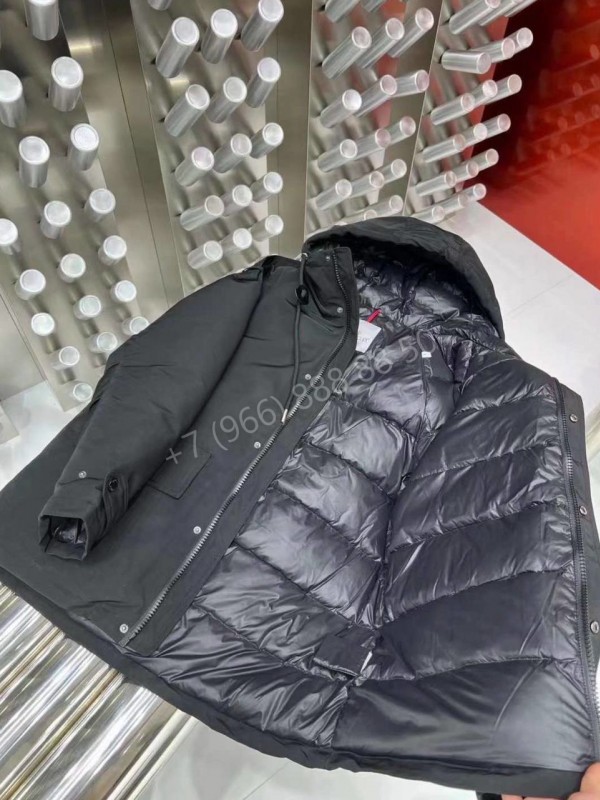 Пуховик Moncler