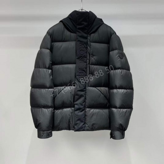 Пуховик Moncler