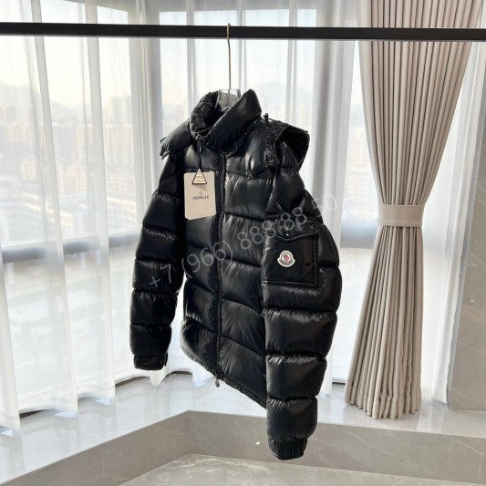 Пуховик Moncler