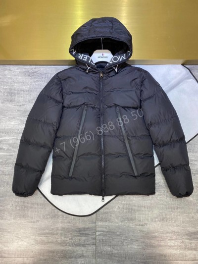 Пуховик Moncler