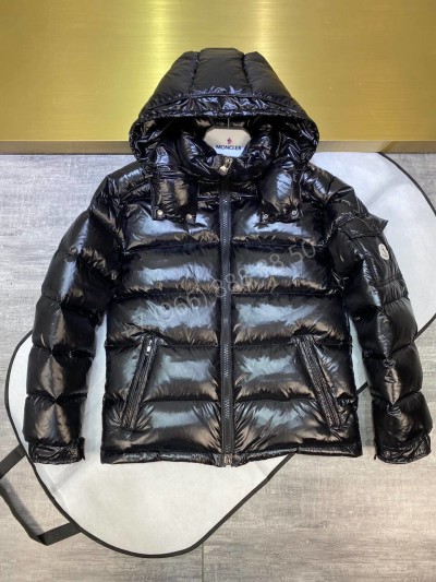 Пуховик Moncler