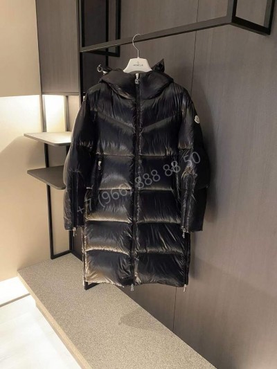 Пуховик Moncler