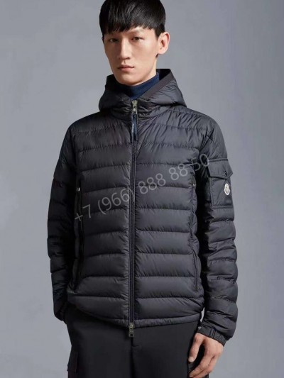 Пуховик Moncler