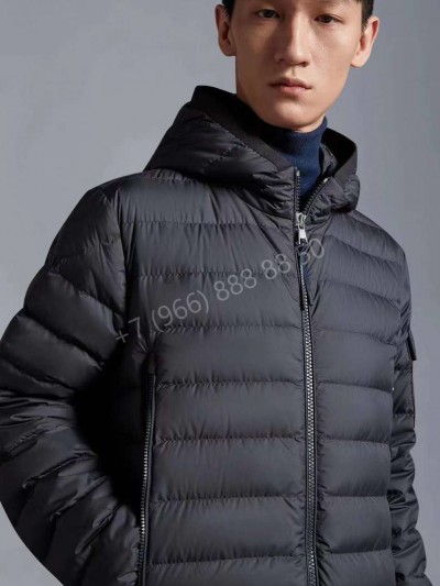 Пуховик Moncler