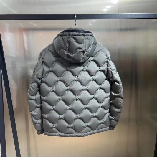 Пуховик Moncler