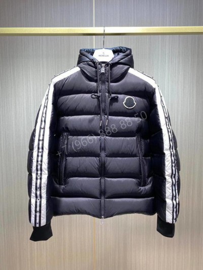 Пуховик Moncler