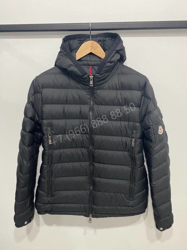 Пуховик Moncler