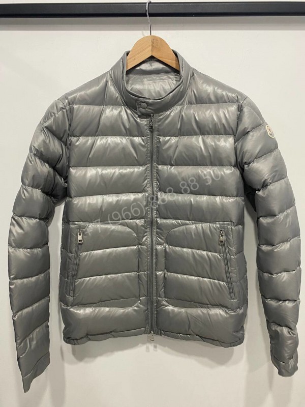 Пуховик Moncler