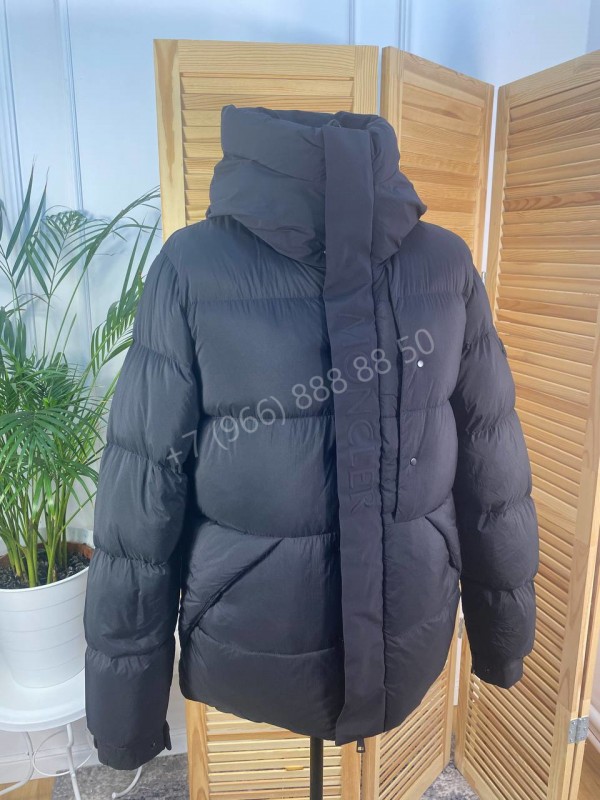 Пуховик Moncler