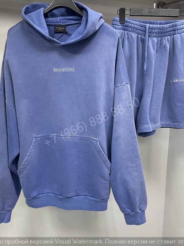 Прогулочный костюм Balenciaga