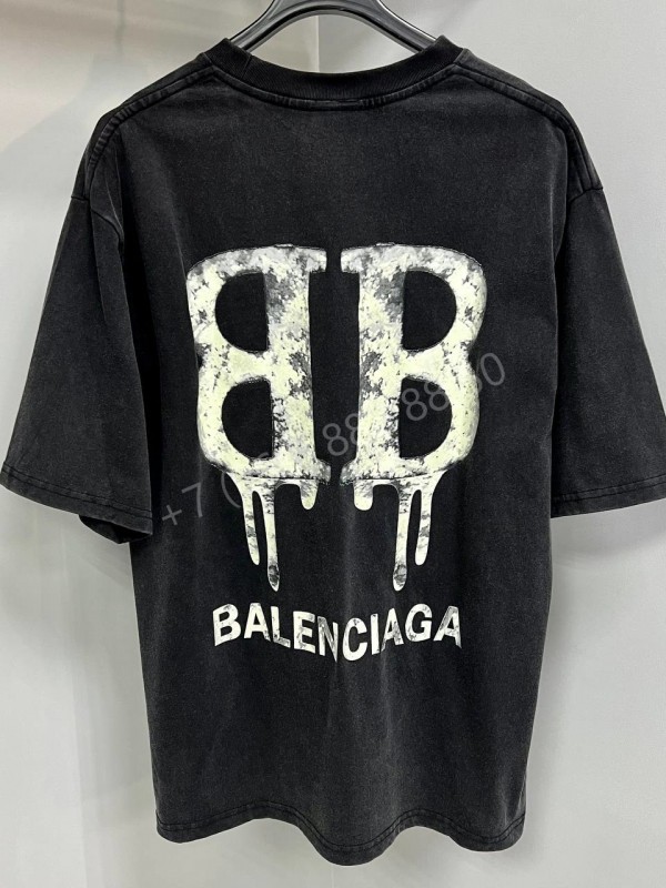 Футболка Balenciaga