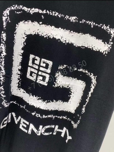 Футболка Givenchy