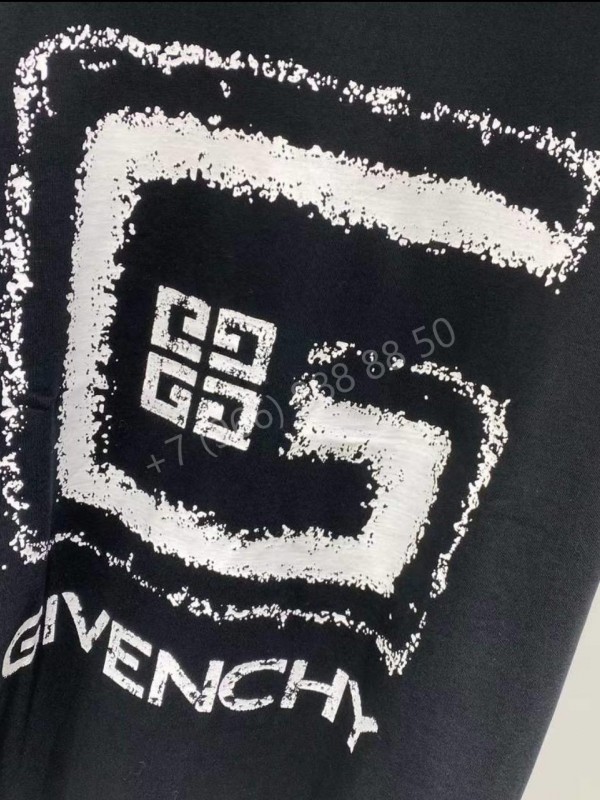 Футболка Givenchy