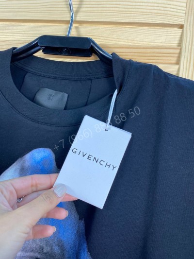 Футболка Givenchy