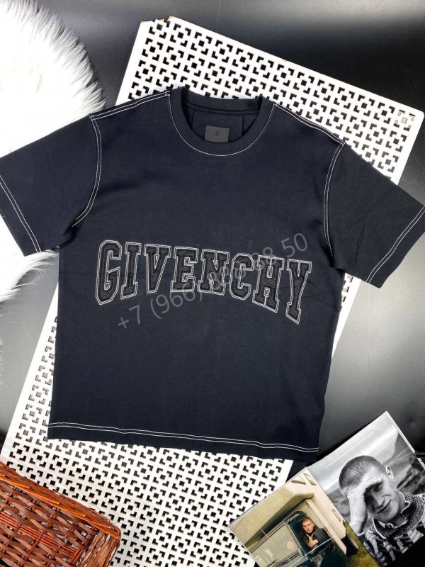 Футболка Givenchy