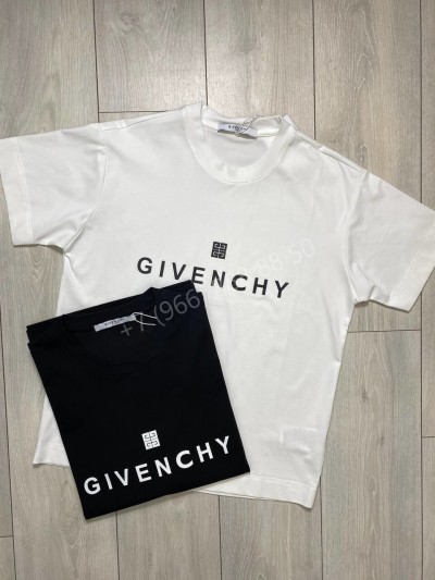 Футболка Givenchy