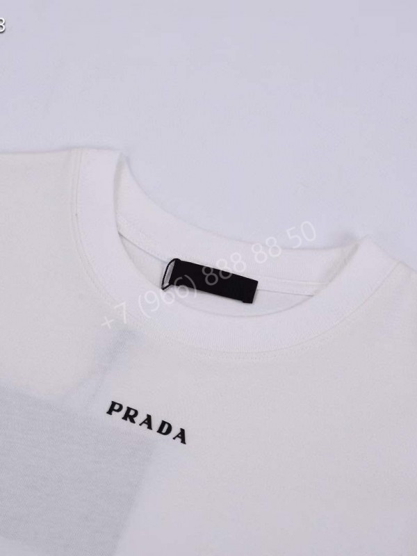 Футболка Prada