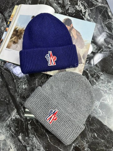 Шапка Moncler