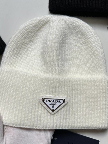 Шапка Prada