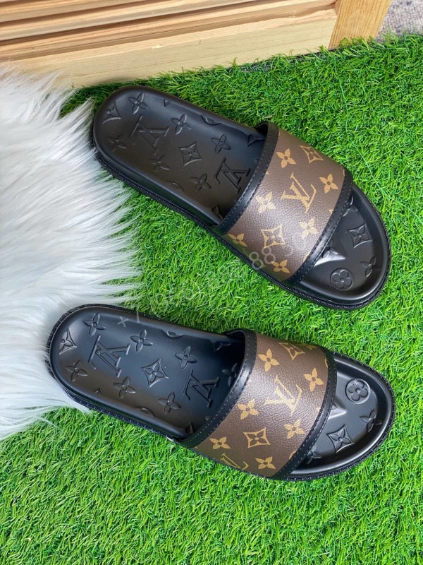 Тапки Louis Vuitton