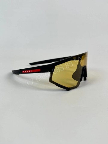 Очки Prada