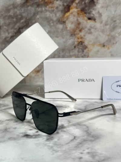 Солнцезащитные очки Prada